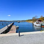 2 Bedroom Gorgeous In Mariendorf Vakantiehuis *