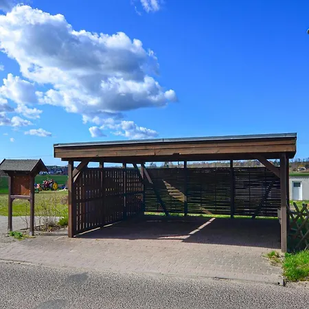 Beautiful In Mariendorf With Kitchen Holiday home *