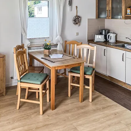 Beautiful In Mariendorf With Kitchen Holiday home *